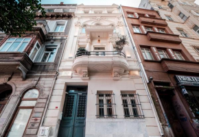 Homie Suites - Turna Residences in Cihangir